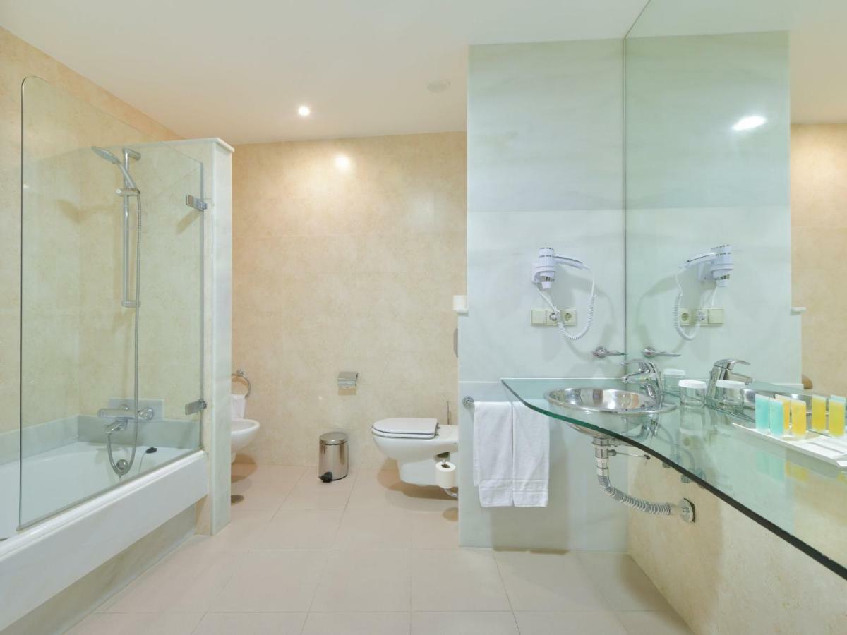 Hotel Costa Conil By Fuerte Group Conil De La Frontera Extérieur photo